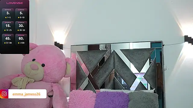 Snapshot of Emma_jamess chatting on 09.21.25 Emma jamess online show from 09.21.25