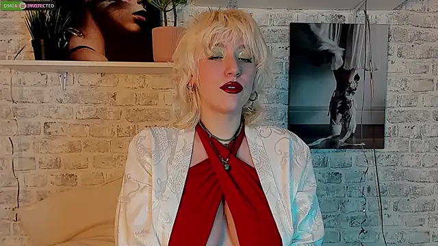 Snapshot of RachelCart chatting on 03.04.25 RachelCart online show from 03.04.25