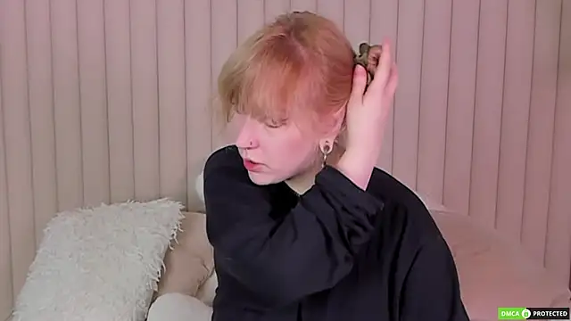 Snapshot of RachelCart chatting on 10.07.25 RachelCart online show from 10.07.25