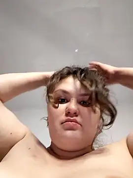 Snapshot of BlackCurly chatting on 11.23.25 BlackCurly online show from 11.23.25