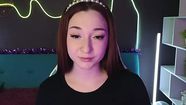 YasmineWest online show from 12.22.24