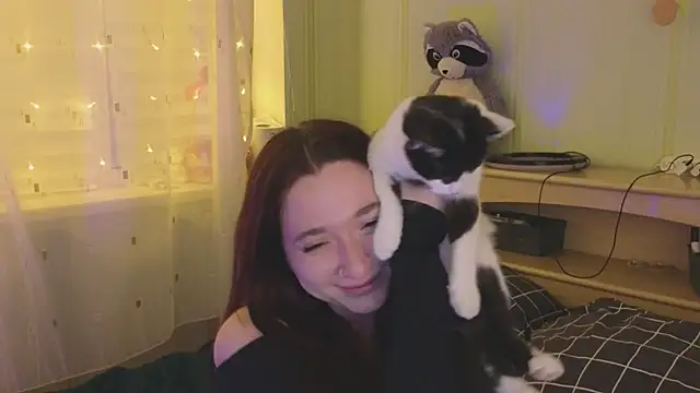 YasmineWest online show from 02.24.25