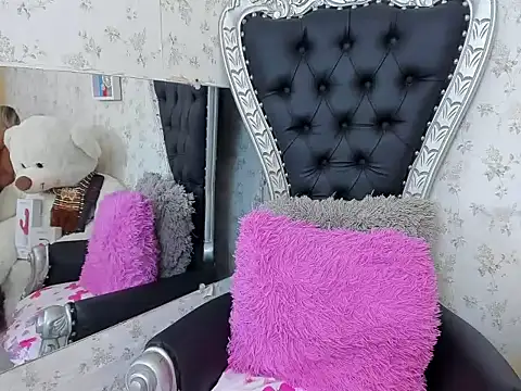 milf bigass  online show from 12.15.25