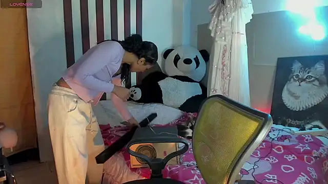 Lilithsabeth online show from 10.18.25