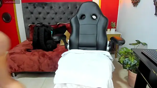 Tisha  lau online show from 02.25.25