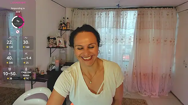 Snapshot of lollita_23_ chatting on 03.10.25 lollita 23 online show from 03.10.25