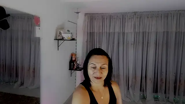 Snapshot of lollita_23_ chatting on 11.19.25 lollita 23 online show from 11.19.25