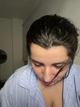 Snapshot of horny_roomiess chatting on 02.13.25 horny roomiess online show from 02.13.25