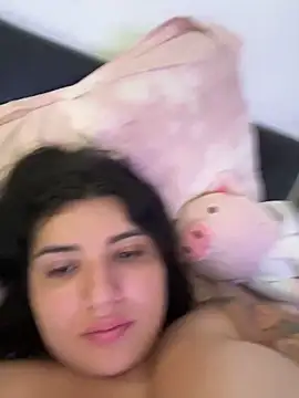 Snapshot of horny_roomiess chatting on 02.18.25 horny roomiess online show from 02.18.25