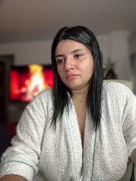 Snapshot of horny_roomiess chatting on 03.05.25 horny roomiess online show from 03.05.25