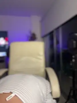 Snapshot of horny_roomiess chatting on 03.08.25 horny roomiess online show from 03.08.25