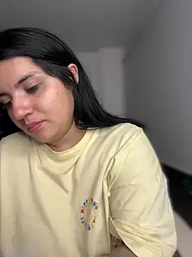 Snapshot of horny_roomiess chatting on 03.13.25 horny roomiess online show from 03.13.25