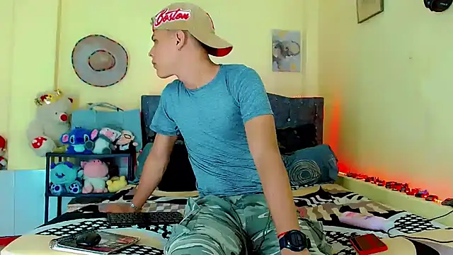 Liamscott  online show from 03.31.26