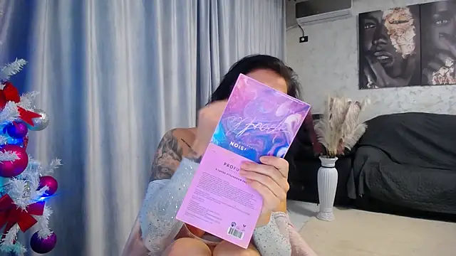 Snapshot of stayhere chatting on 12.09.24 stayhere online show from 12.09.24