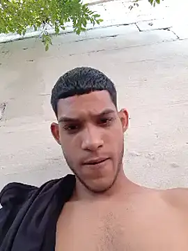 Snapshot of tanned_boy chatting on 02.07.25 tanned boy online show from 02.07.25