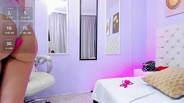 Snapshot of sarah_cruzz_ chatting on 12.11.24 sarah cruzz online show from 12.11.24