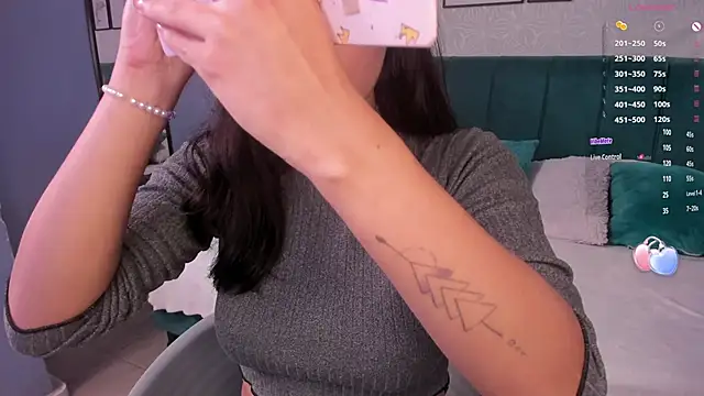 katherin smith  online show from 01.06.25