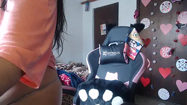 Snapshot of LucifernandaSw chatting on 03.25.26 LucifernandaSw online show from 03.25.26