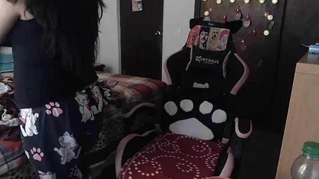 Snapshot of LucifernandaSw chatting on 04.01.26 LucifernandaSw online show from 04.01.26