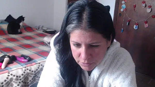 Snapshot of LucifernandaSw chatting on 04.11.26 LucifernandaSw online show from 04.11.26