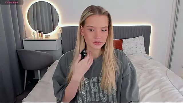 CassieRayss online show from 02.21.25