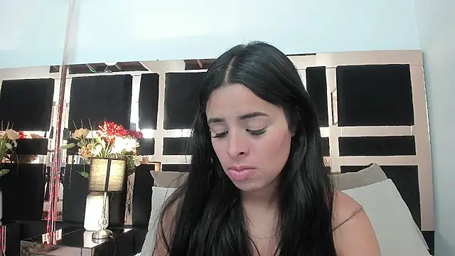 Snapshot of emma_castilloo chatting on 04.13.26 emma castilloo online show from 04.13.26