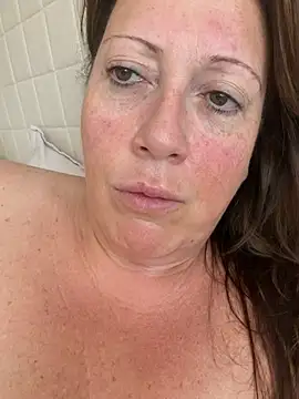 Snapshot of xsexycurvymilf chatting on 05.22.26 xsexycurvymilf online show from 05.22.26