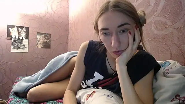 Snapshot of Fire__Foxx chatting on 12.03.24 Fire Foxx online show from 12.03.24