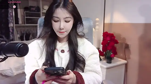 Snapshot of vyizh- chatting on 02.26.25 vyizh- online show from 02.26.25