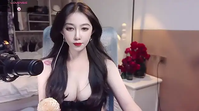 Snapshot of vyizh- chatting on 03.03.25 vyizh- online show from 03.03.25