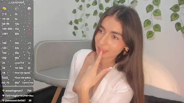 Snapshot of Coralinee_01 chatting on 12.07.24 Coralinee 01 online show from 12.07.24