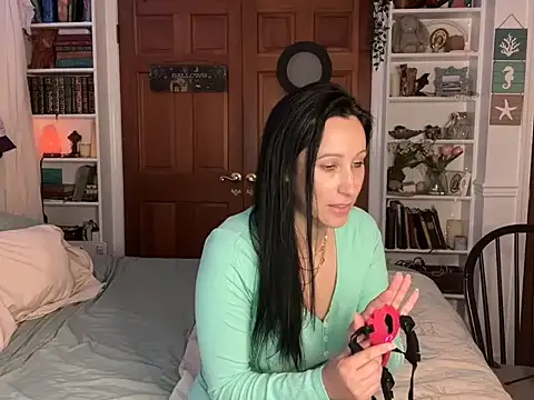 cutelittlemama0418 online show from 10.15.25