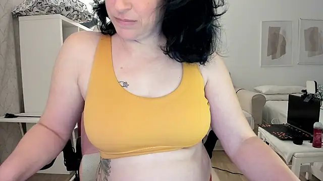 emmita69  online show from 03.06.25