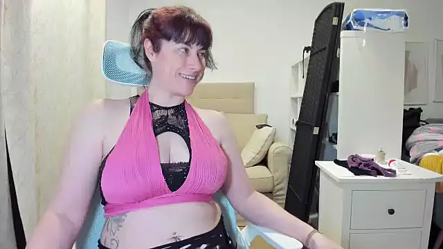 Snapshot of emmita69_ chatting on 02.01.26 emmita69 online show from 02.01.26