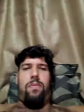 Snapshot of Luksmen chatting on 12.14.24 Luksmen online show from 12.14.24