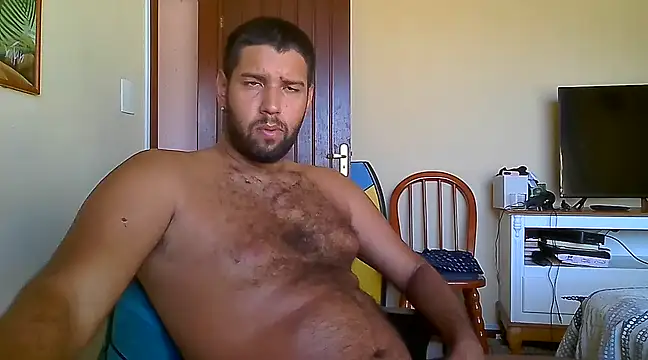 Snapshot of Luksmen chatting on 03.05.25 Luksmen online show from 03.05.25