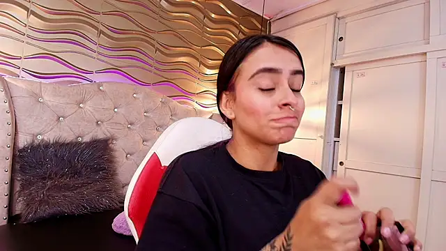 Andreita Jones online show from 12.05.25