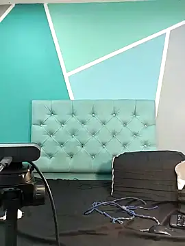 Snapshot of AlondraFerri1 chatting on 12.19.24 AlondraFerri1 online show from 12.19.24