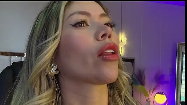 Snapshot of Ammy_Castro chatting on 02.24.26 Ammy Castro online show from 02.24.26