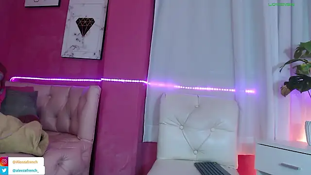 Snapshot of AleezaFrench chatting on 12.05.24 AleezaFrench online show from 12.05.24