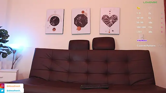 Snapshot of AleezaFrench chatting on 12.17.24 AleezaFrench online show from 12.17.24