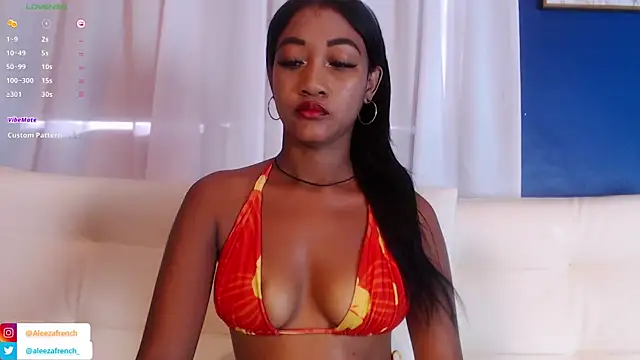 Snapshot of AleezaFrench chatting on 02.26.25 AleezaFrench online show from 02.26.25