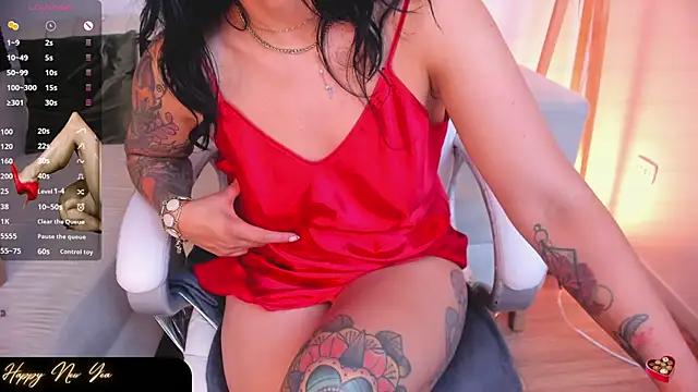 Snapshot of kira_moon__ chatting on 12.27.24 kira moon online show from 12.27.24