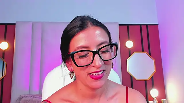 Snapshot of kira_moon__ chatting on 01.23.25 kira moon online show from 01.23.25