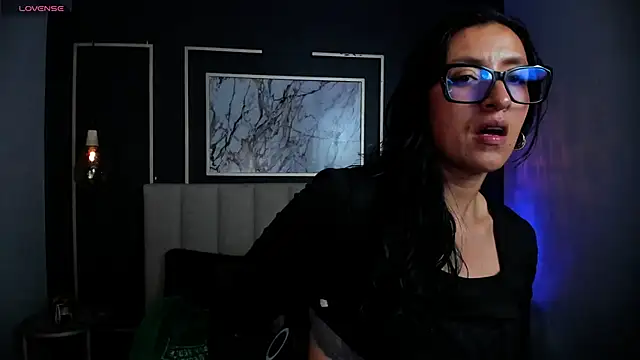 Snapshot of kira_moon__ chatting on 09.16.25 kira moon online show from 09.16.25