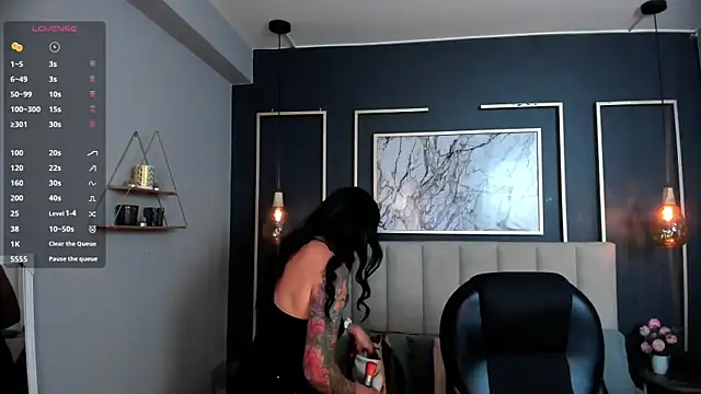 Snapshot of kira_moon__ chatting on 09.29.25 kira moon online show from 09.29.25