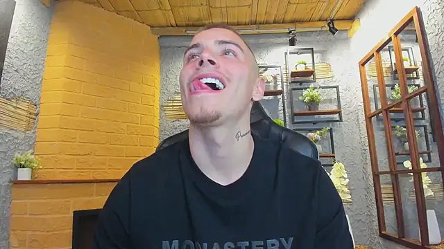 Snapshot of JordanThompson_ chatting on 03.17.25 JordanThompson online show from 03.17.25