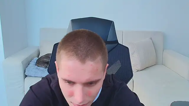 Snapshot of JordanThompson_ chatting on 11.19.25 JordanThompson online show from 11.19.25