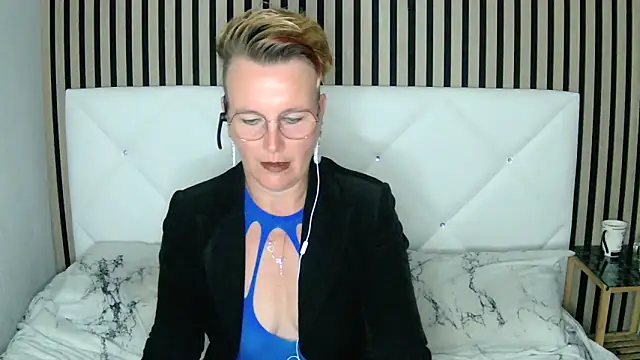 xxNoeliaxx online show from 01.16.25