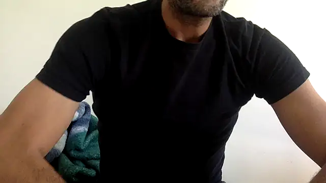 Snapshot of molozeb chatting on 09.30.25 molozeb online show from 09.30.25